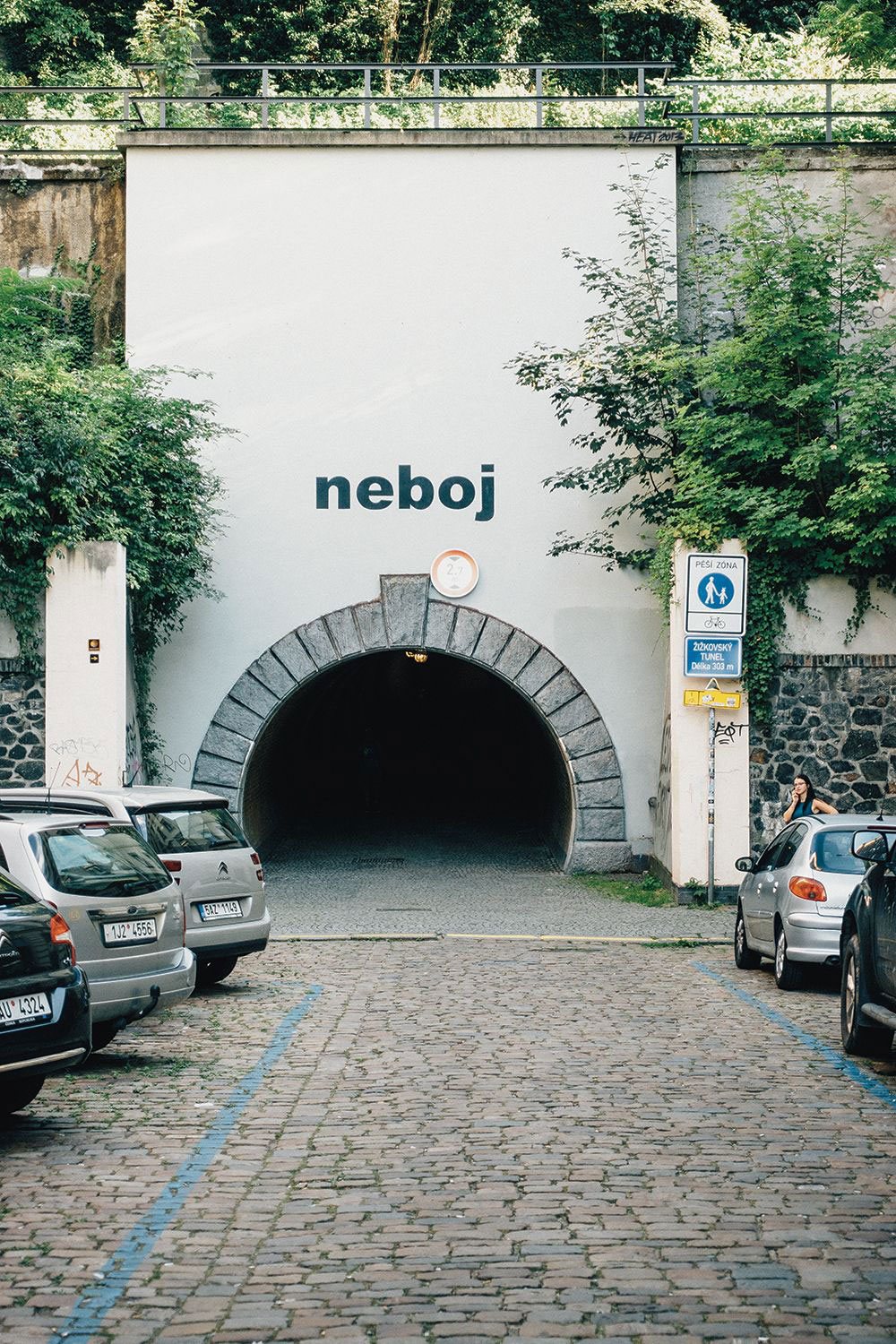 Realizace Neboj nad vstupem do žižkovského tunelu od brněnského umělce Tima. (Foto: Theodorik Menšl)